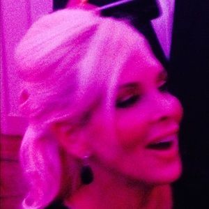 Meet your Posher, Bobbie